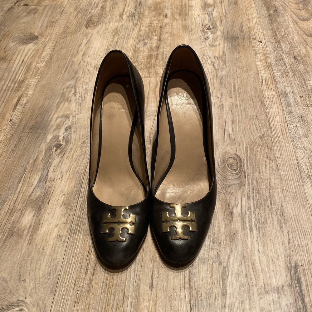 Tory Burch Wedges (size 9)